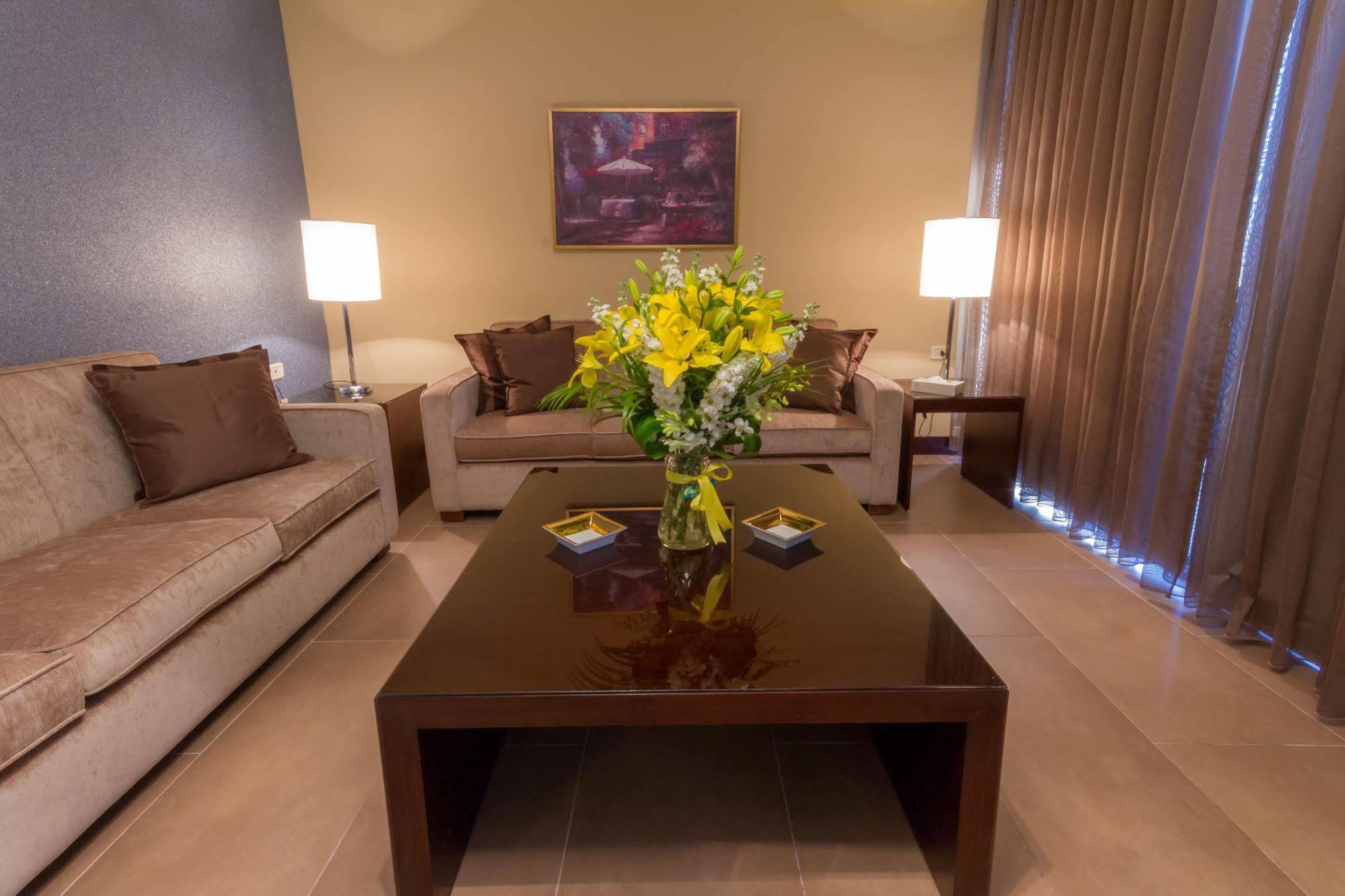 Nadine Hotel Suites Amman Exterior foto