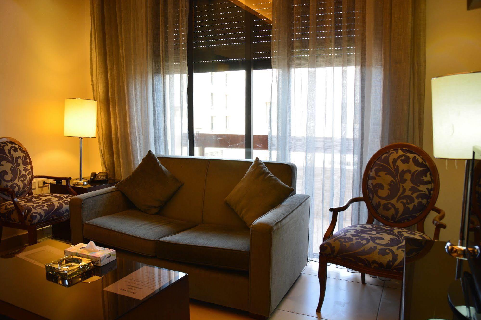 Nadine Hotel Suites Amman Exterior foto