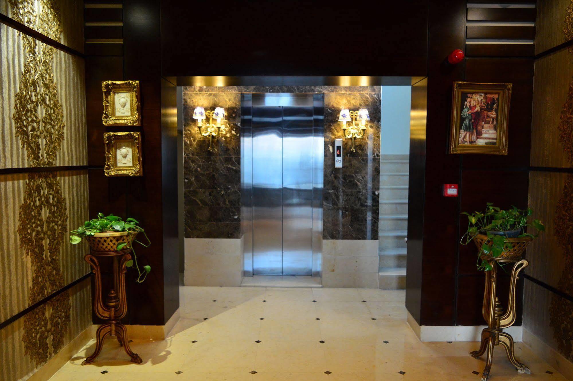 Nadine Hotel Suites Amman Exterior foto